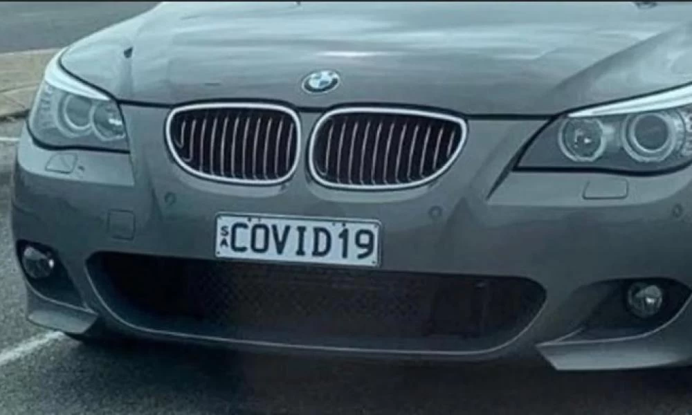 Μυστήριο με την πινακίδα «COVID19» σε εγκαταλελειμμένο οχήματος